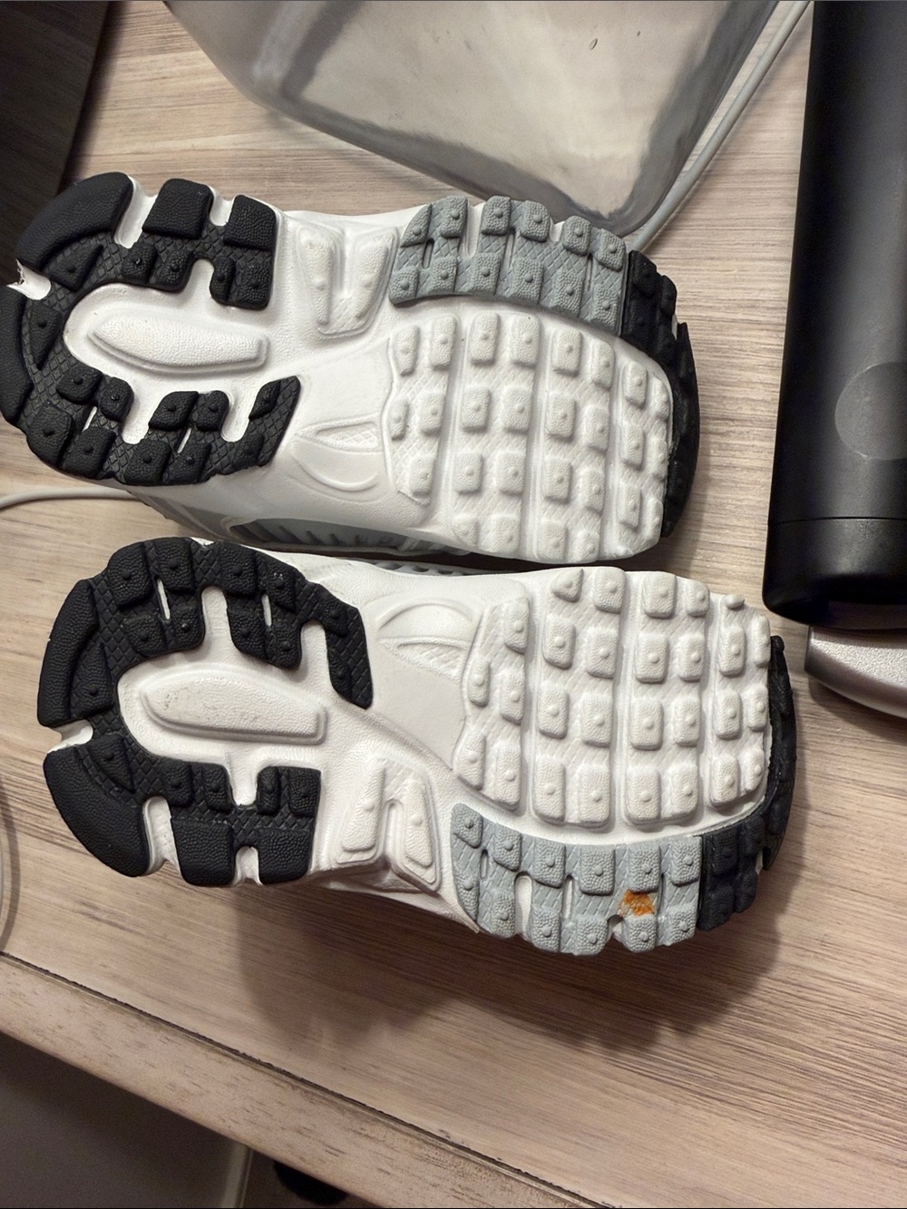 Nike Kids Gray and White Vomero 5 Running Sneakers - Picture 5 of 6